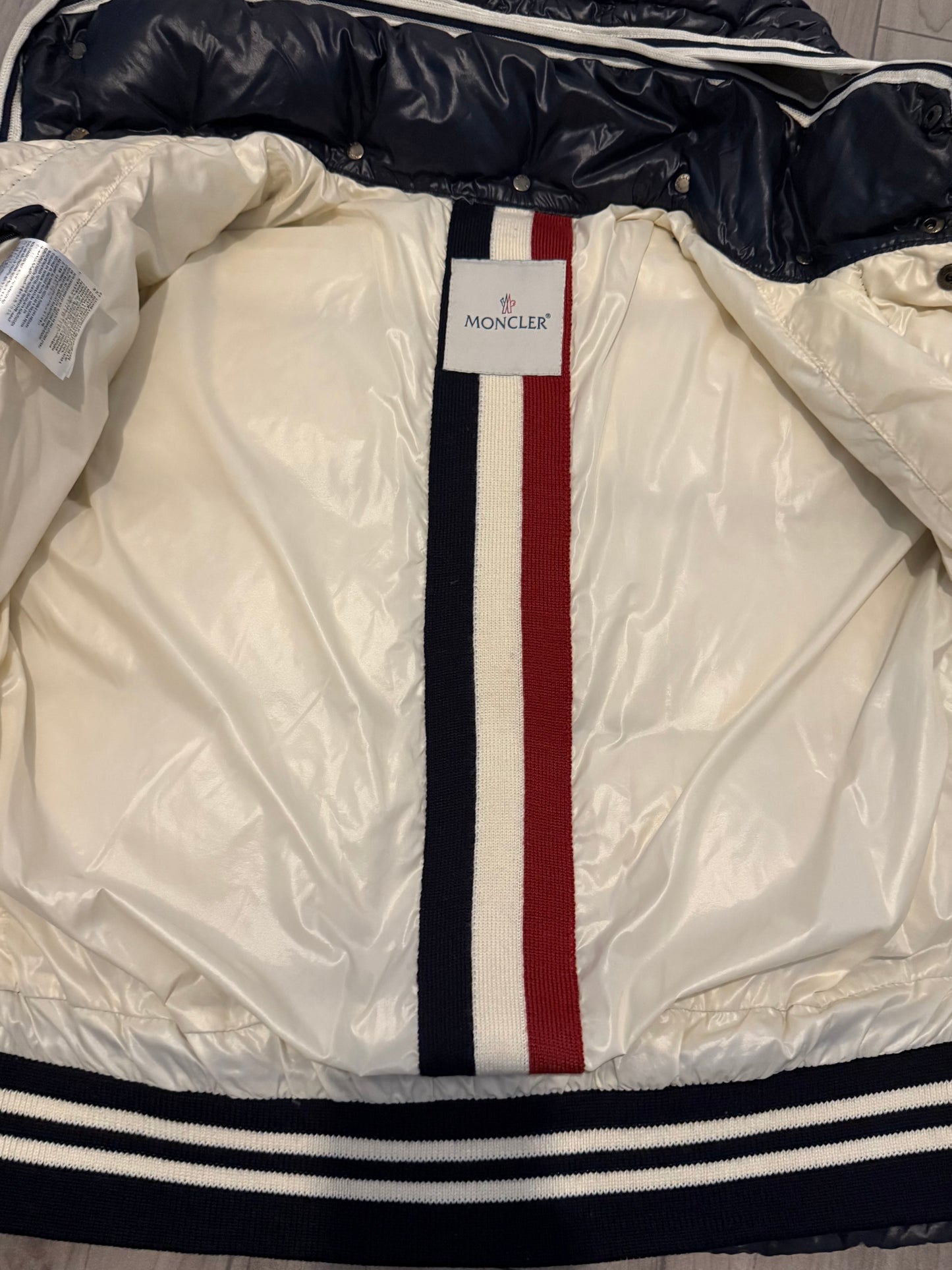 Moncler Branson S-M (2)