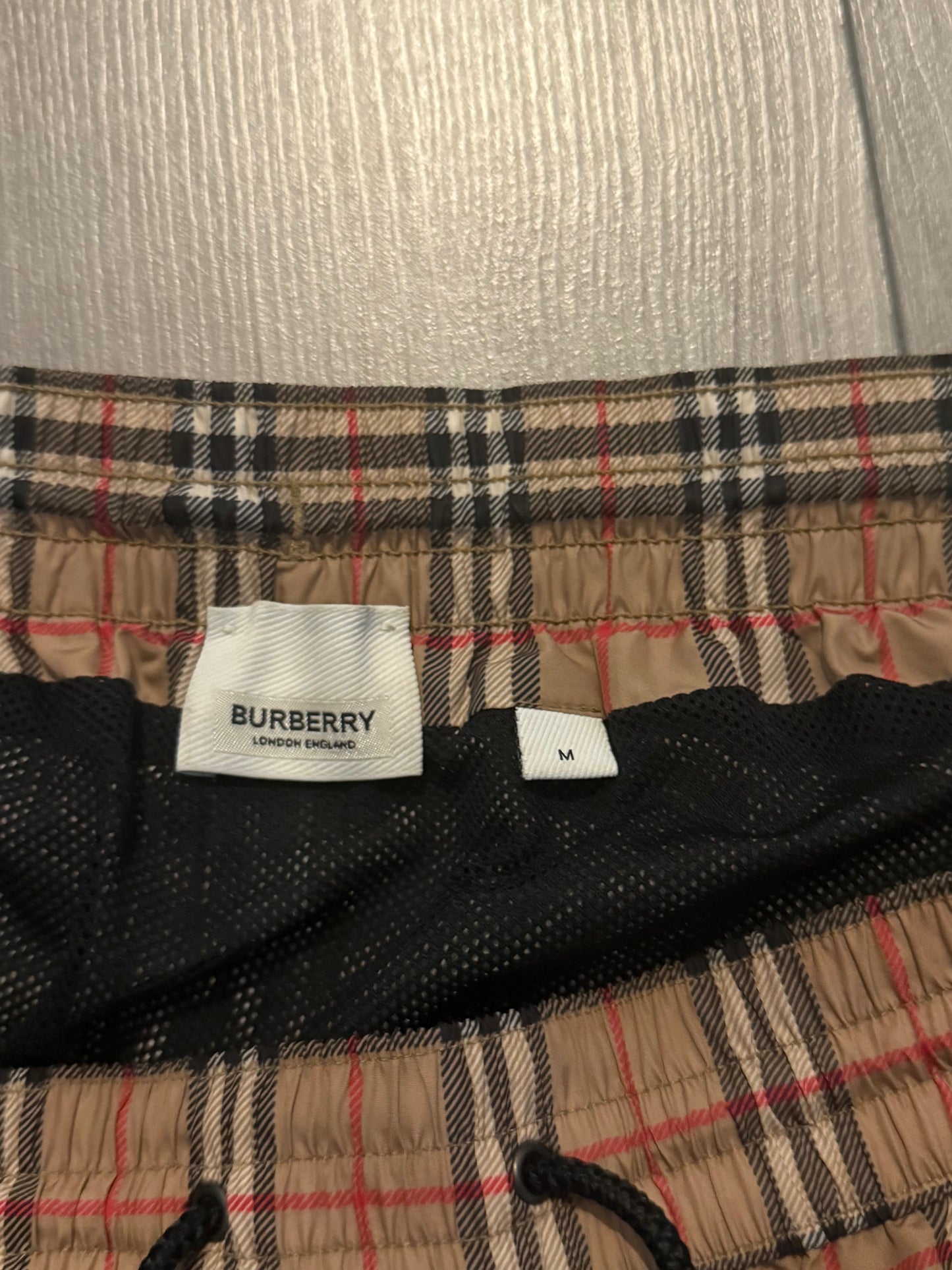 Burberry Uimashortsit M