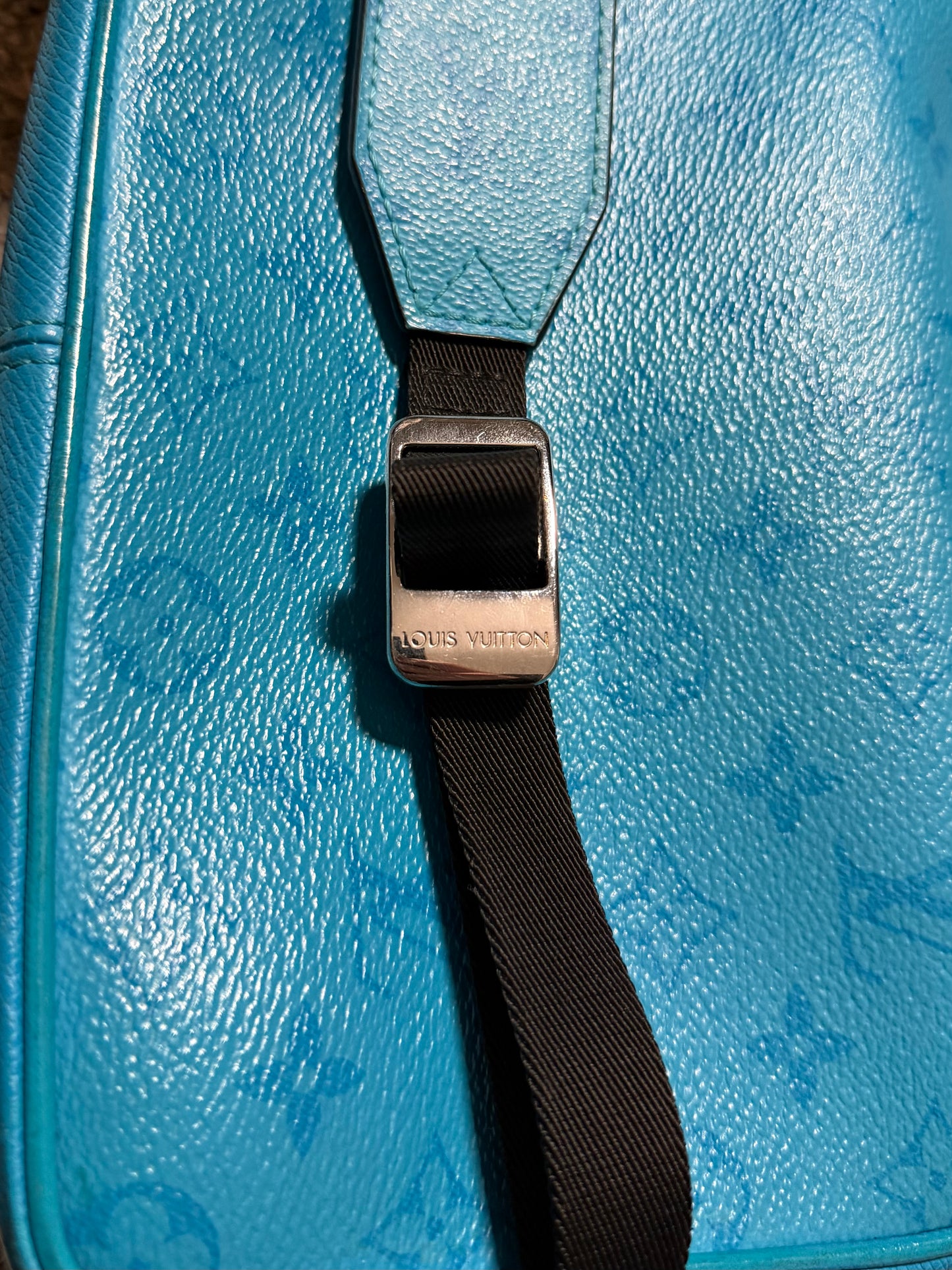 Louis Vuitton Taigarama Messenger laukku