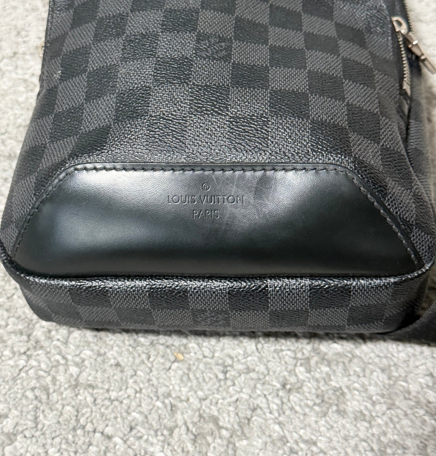 Louis Vuitton Slingbag