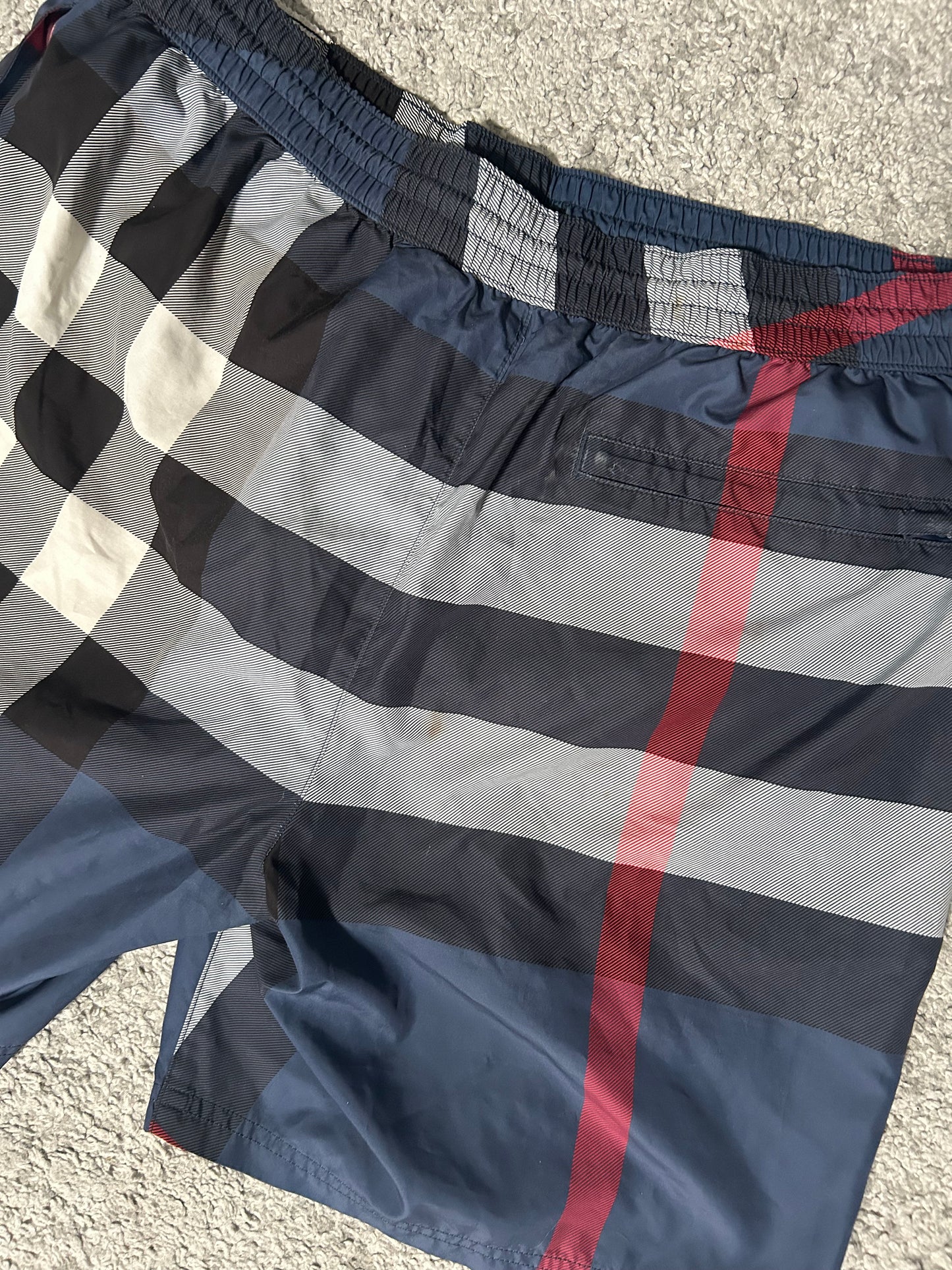 Burberry Uimashortist XL