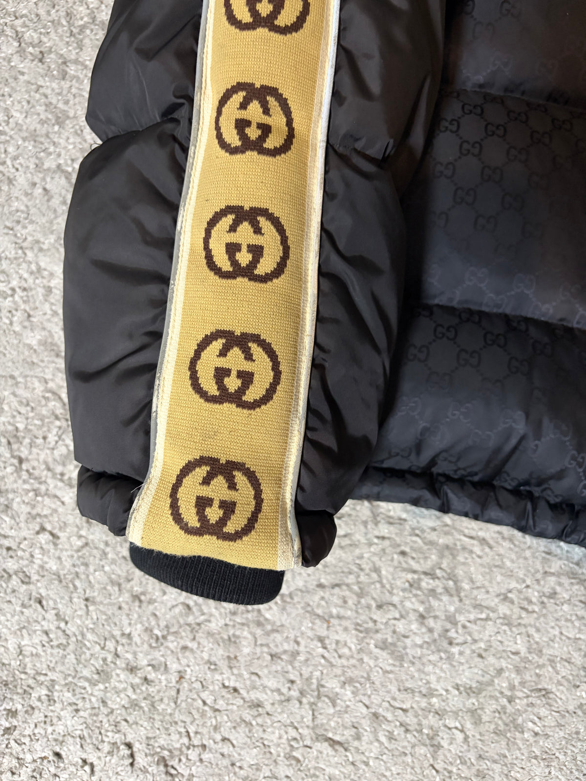 GUCCI GG JAQUARD PUFFER M-L (48)