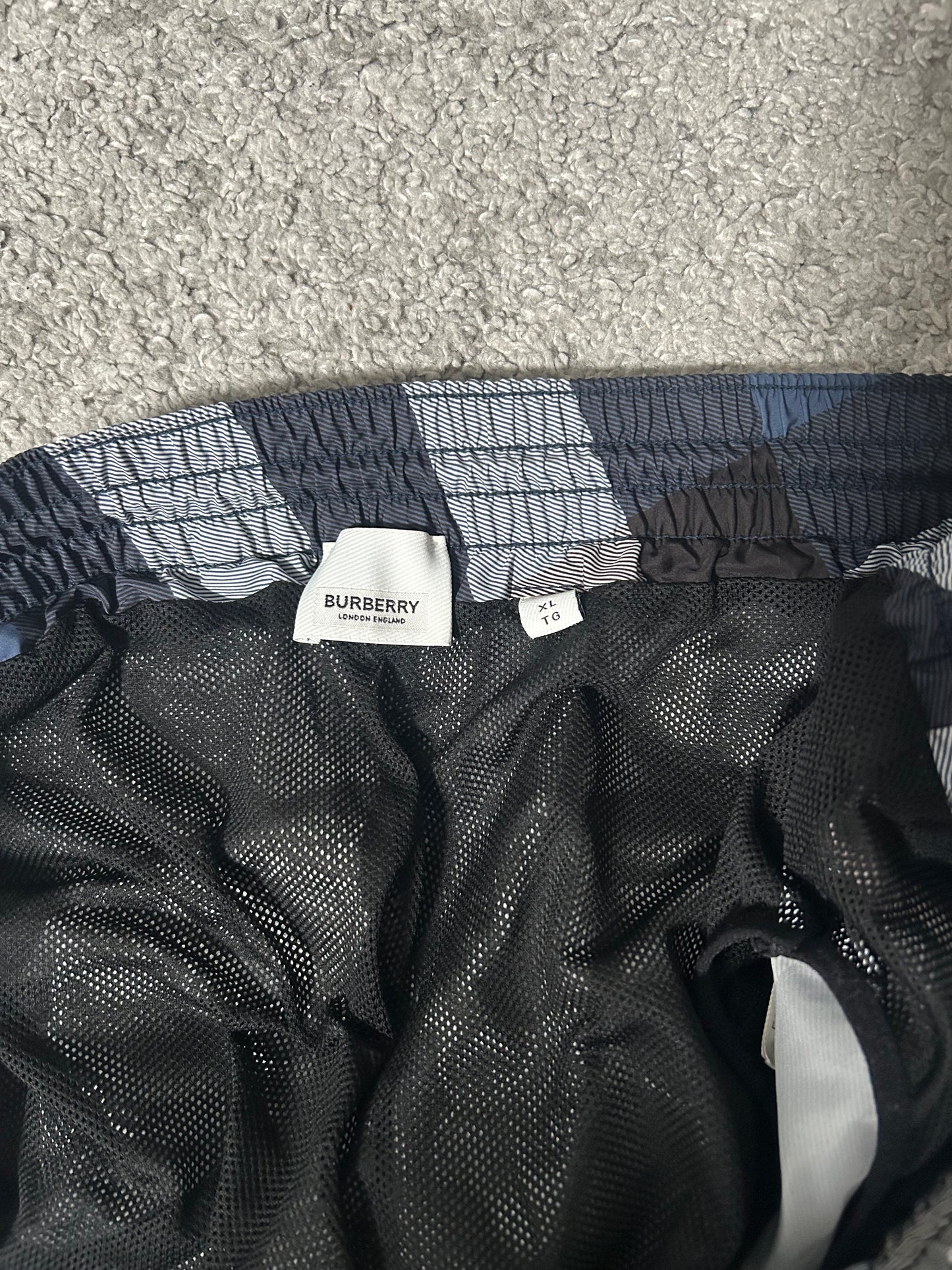 Burberry Uimashortist XL