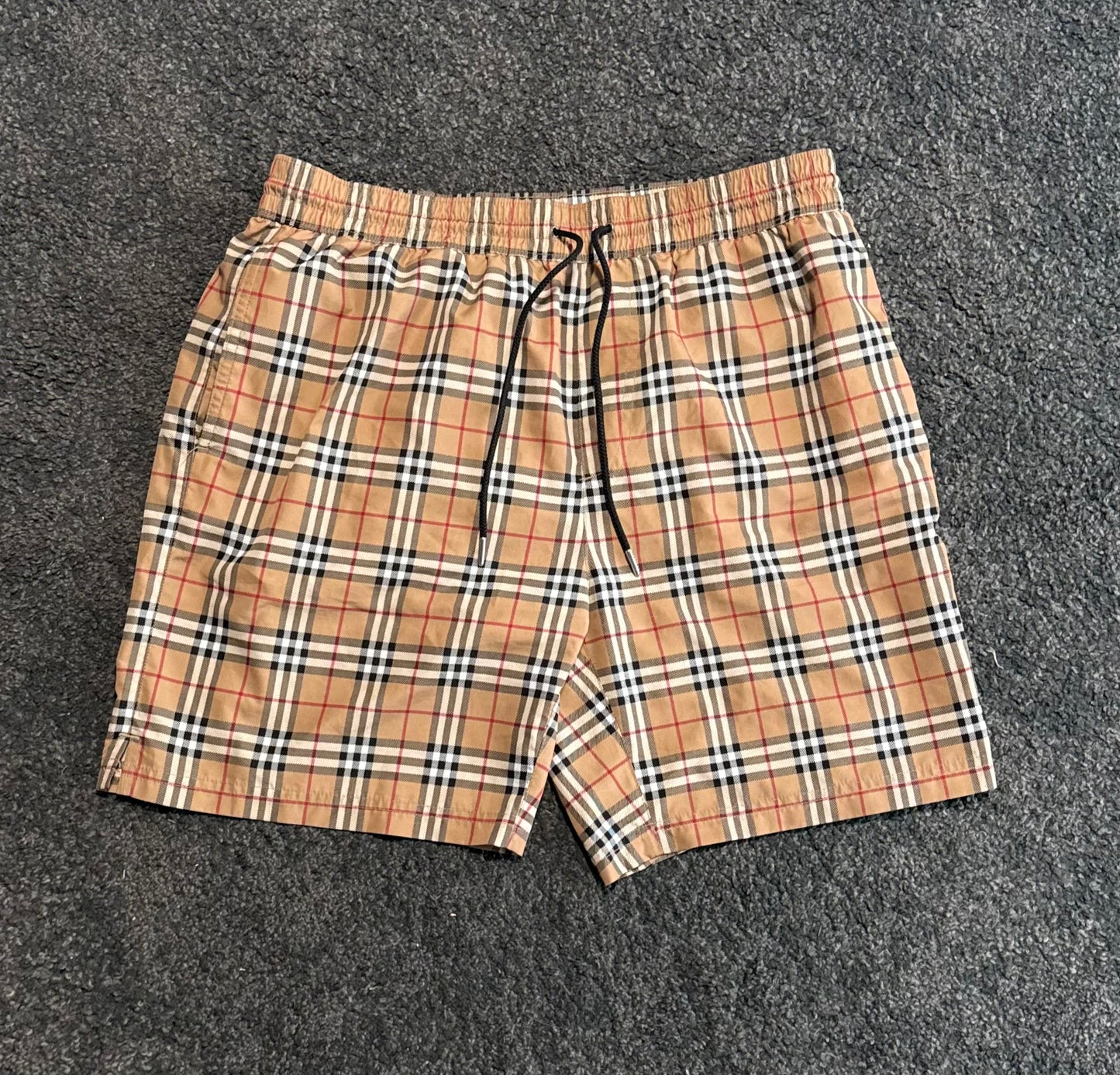 Burberry Uimashortsit M